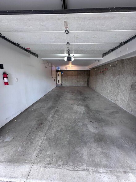 Building Photo - 248 NW Riverside Blvd