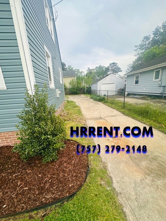 Building Photo - Newly Renovated 4 Bedroom 2 Bathroom 2 Story Home located in the Fairmount Park area of Norfolk!