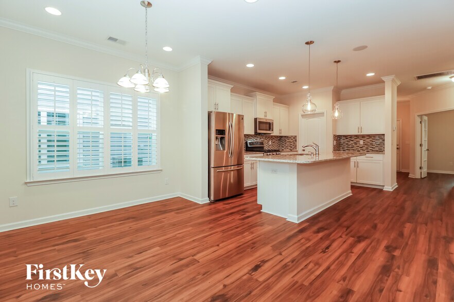 Building Photo - 1655 Emmets Rd