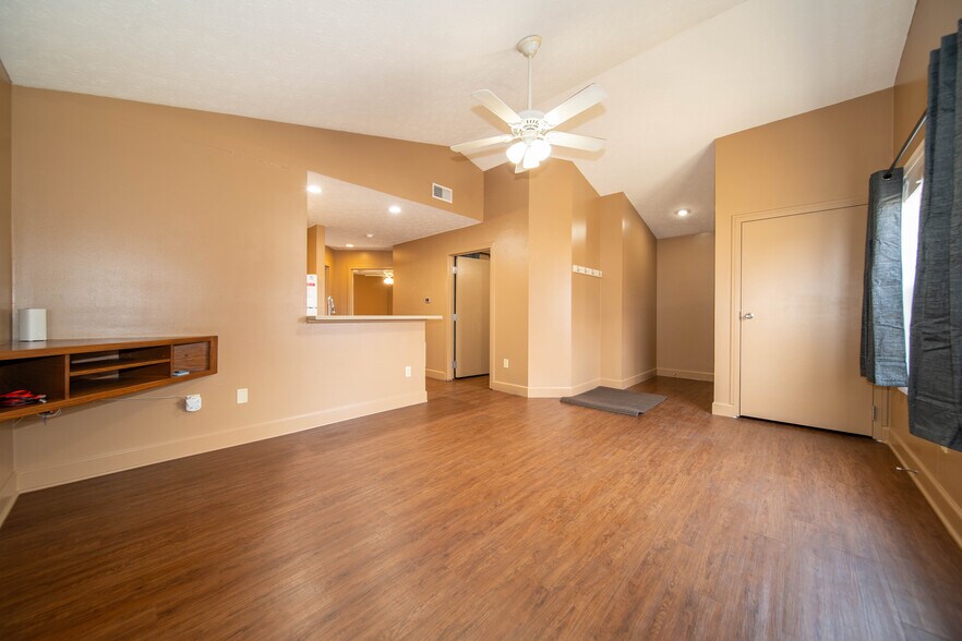 Great Room-2 - 701 N Dicks St