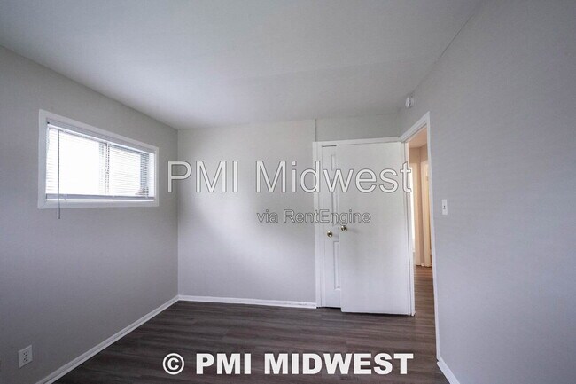 Building Photo - 4939 Katherine Dr
