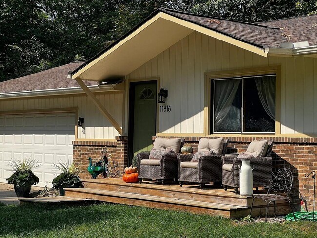 Building Photo - 11816 Highridge Dr