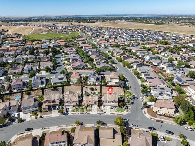 Building Photo - 5560 McFarlan Ranch Dr