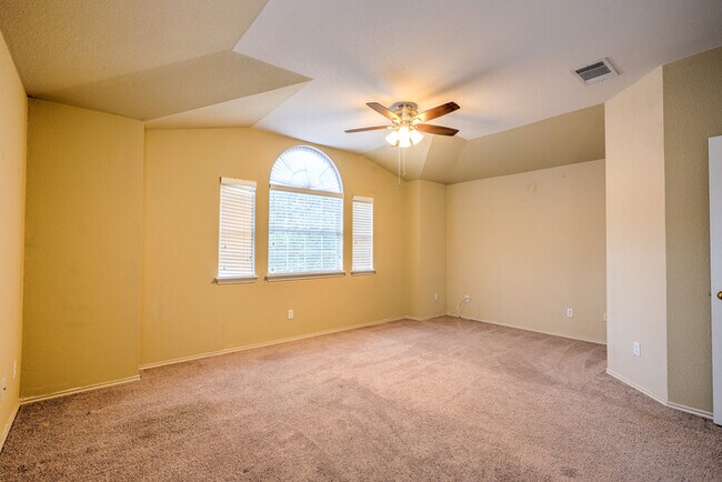 Building Photo - 807 Settlement St