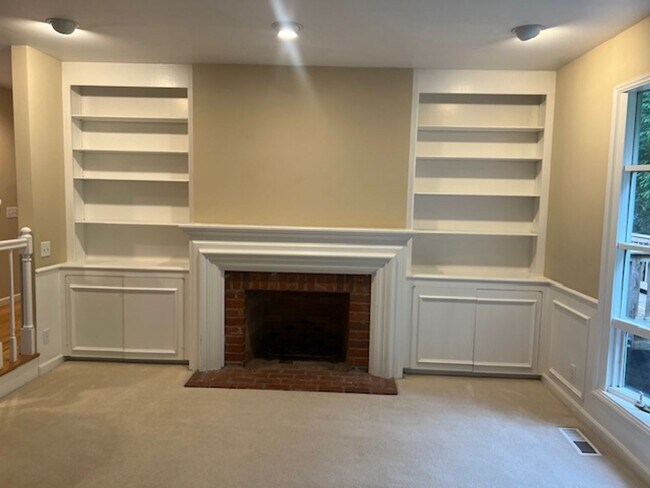 Building Photo - Highly desirable Sammamish 3 bedroom, 3 ba...