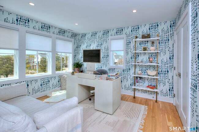 Building Photo - 26 Island Way