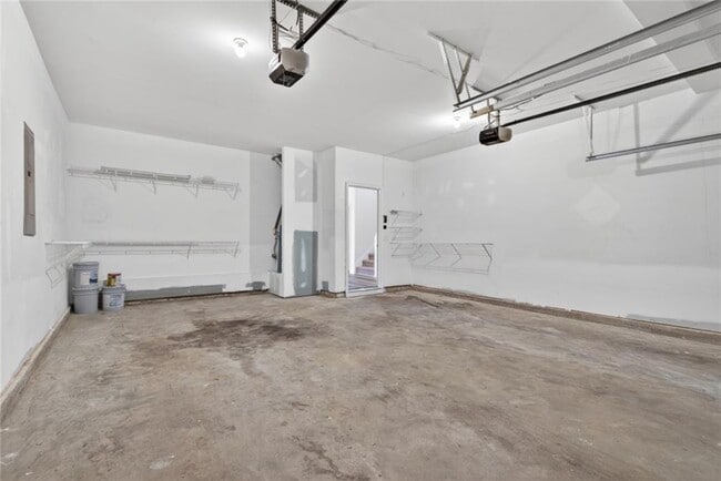 Building Photo - 6120 Hemperly Rd