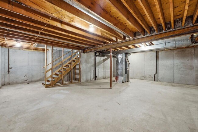 Building Photo - 11804 Oakmont St