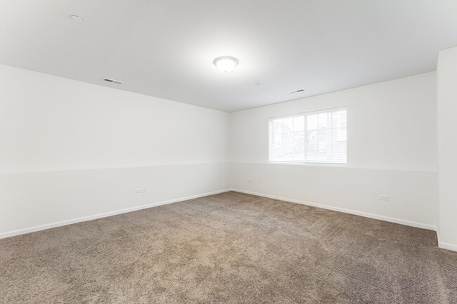 Building Photo - 1985 Kingsley Cir