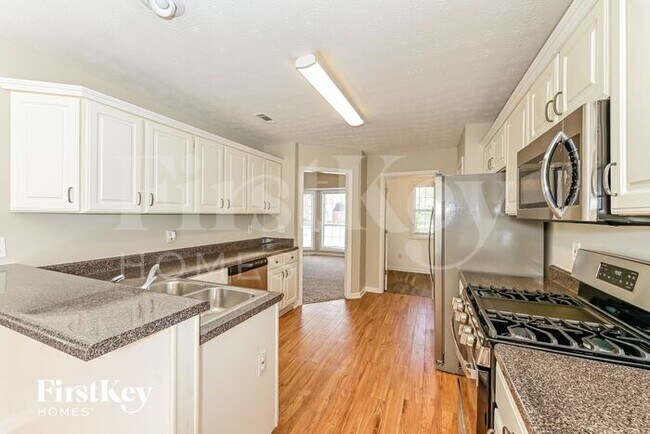 Building Photo - 3496 Heathervale Way SW
