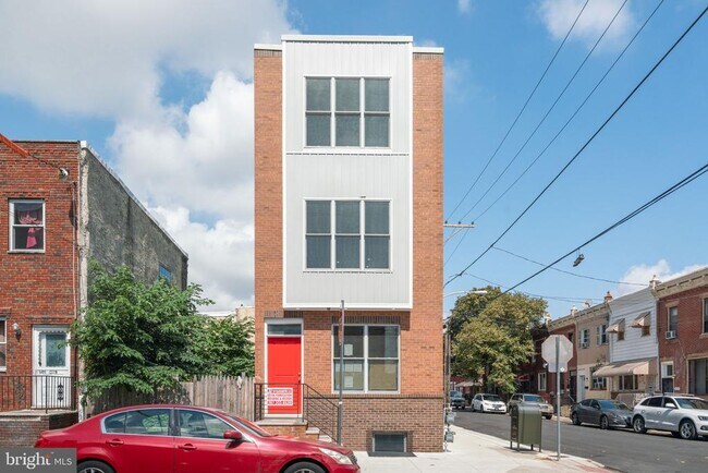 Building Photo - 601 W Porter St