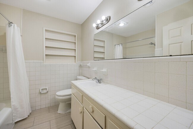 Building Photo - 5554 Beechnut St