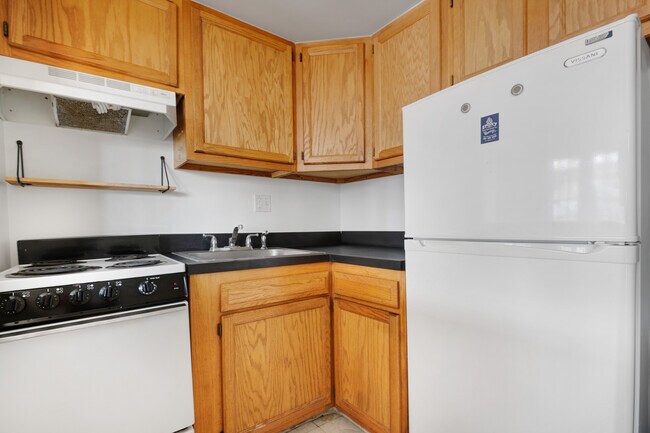 Building Photo - 4450 MacArthur Blvd NW