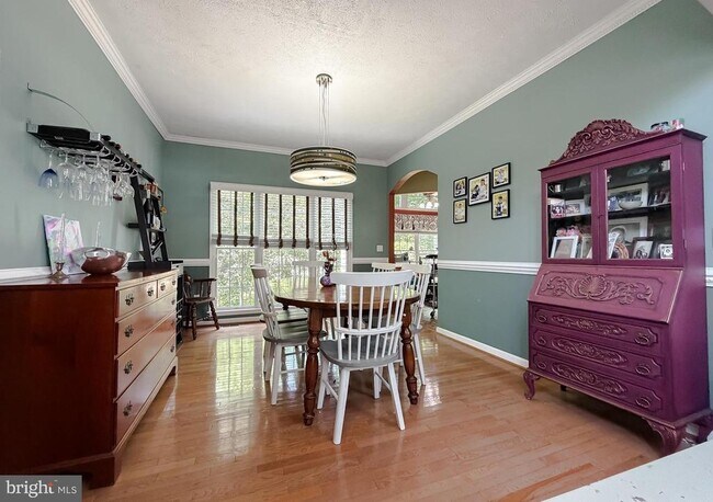 Building Photo - 23118 Silverberry Way