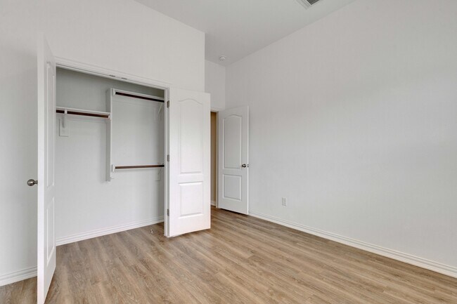 Building Photo - 175 Short Leaf Dr