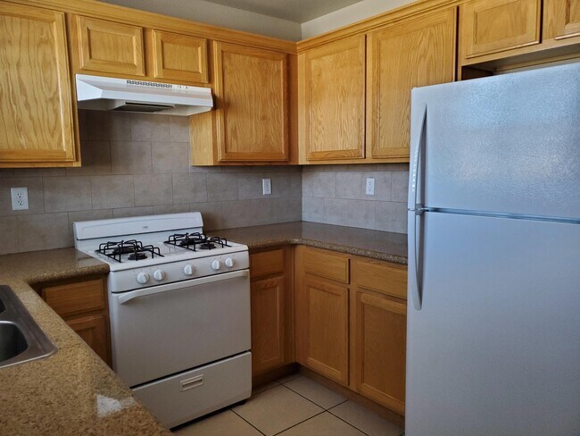 Building Photo - 10021 Railroad Dr