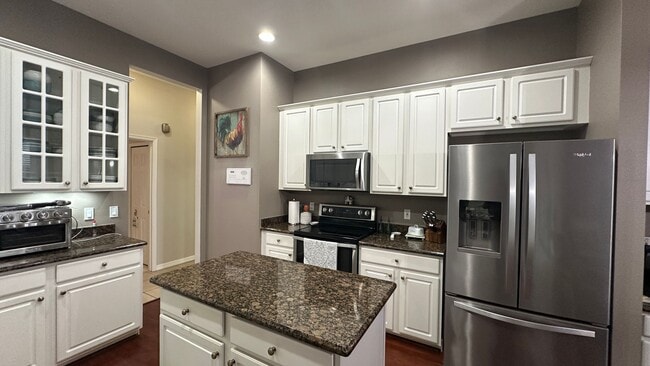 Building Photo - 1185 Pallister Ln