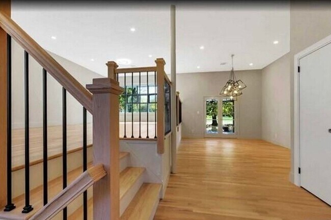 Building Photo - 22 Greentree Terrace