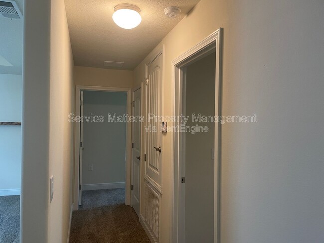 Building Photo - 4170 Roosevelt Way