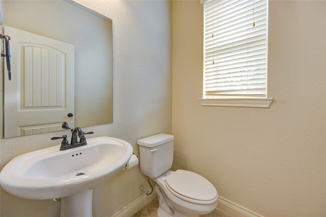 Building Photo - 6730 Sotoria Ln