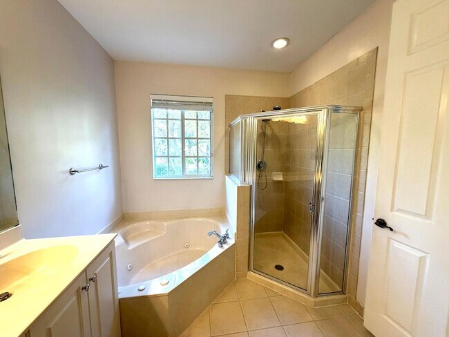 Building Photo - 7407 Briella Dr