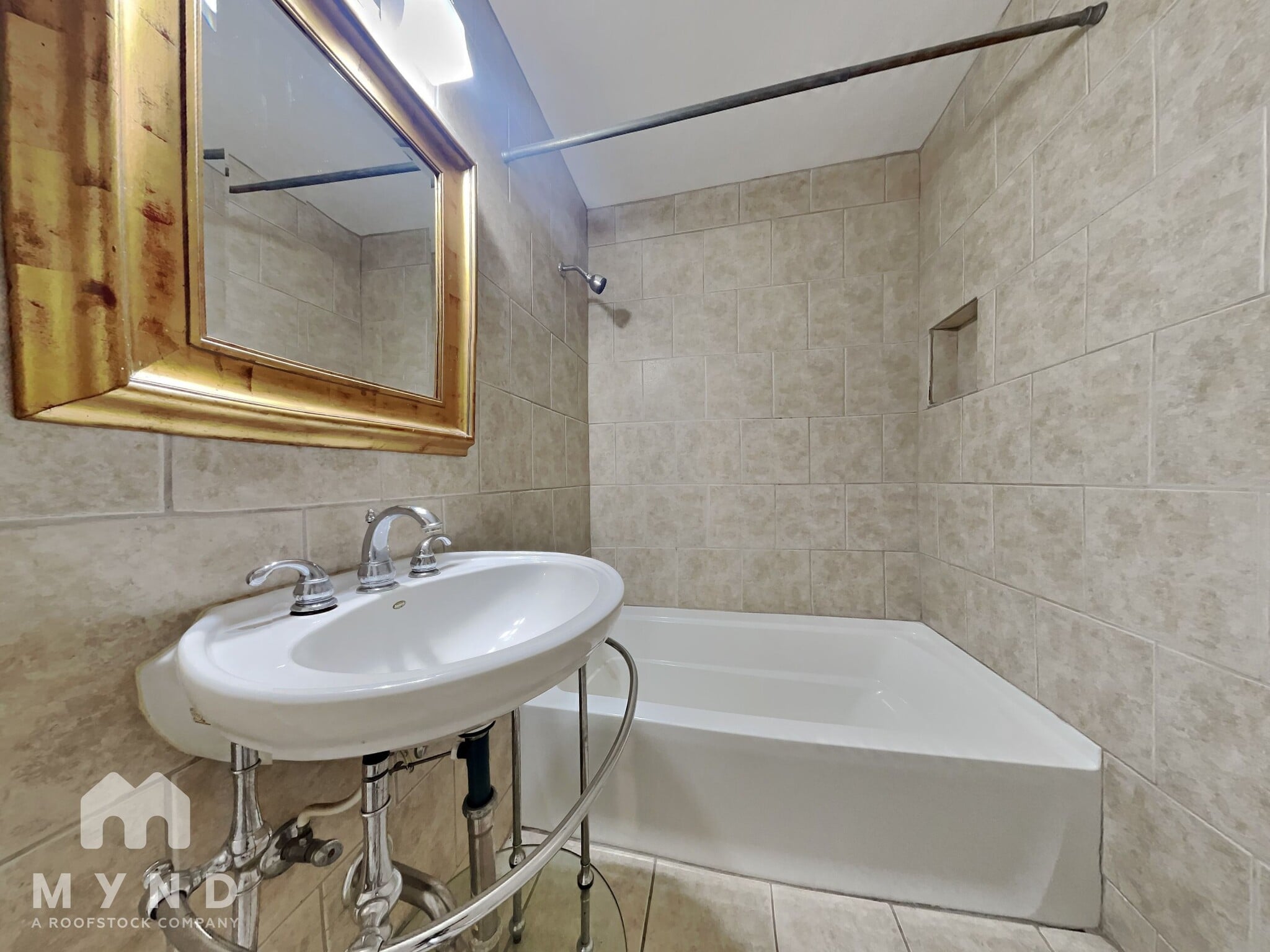 Building Photo - 7519 Schiller St