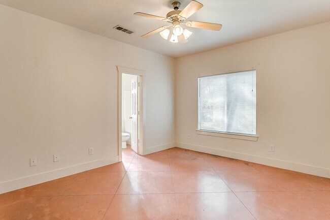 Building Photo - Wayside Duplex