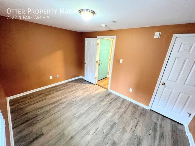 Building Photo - 2322 N Park Ave