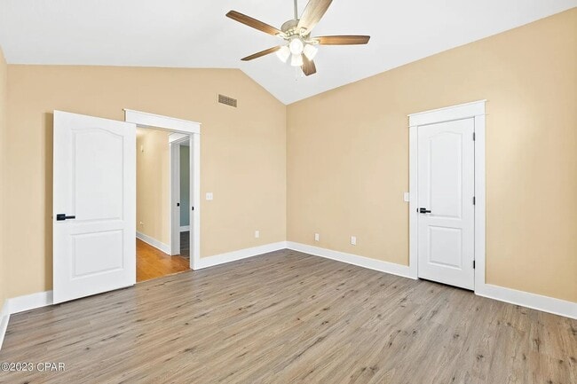 Building Photo - Stunning 4B / 2Bth Lynn Haven, Florida
