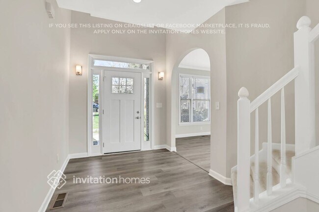 Building Photo - 4894 Day Lily Way