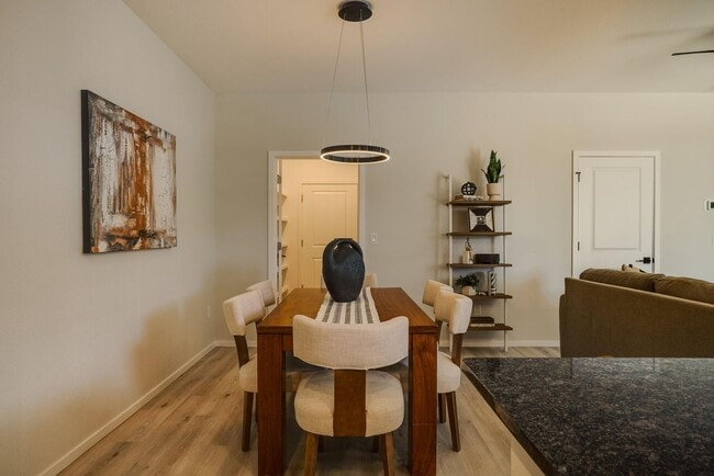 Building Photo - New Townhome in the Far NE Heights