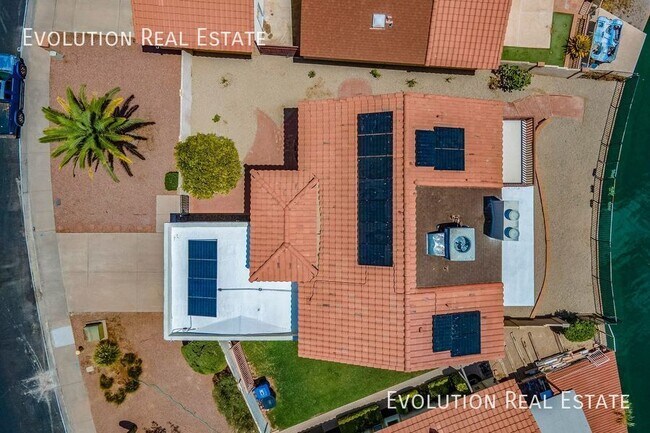 Building Photo - 2033 S Paseo Loma
