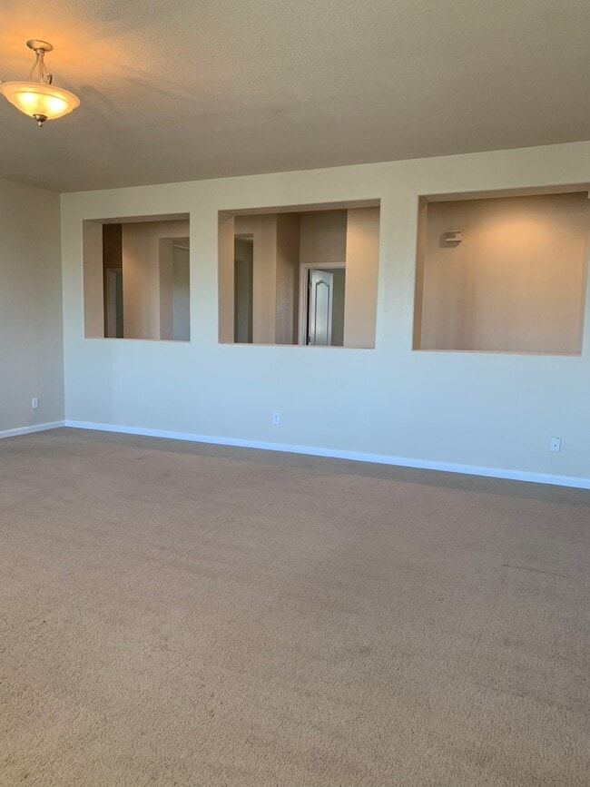 Building Photo - Gorgeous home in Patterson
