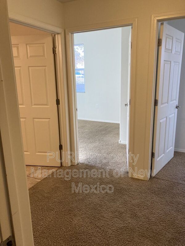 Building Photo - 601 Menaul Blvd NE