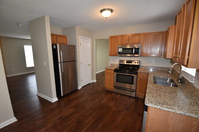 Building Photo - 2074 Chapel Creek Rd SW