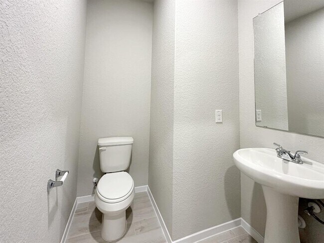 Building Photo - 163 Haywood Mnr