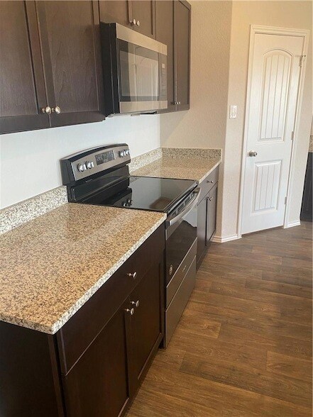 Building Photo - 820 Nodding Nixie