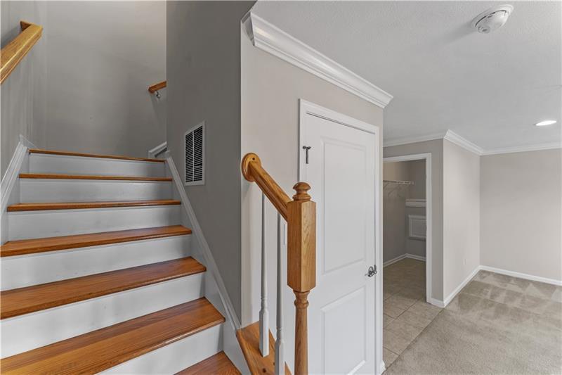 Building Photo - 410 Fairmont Dr