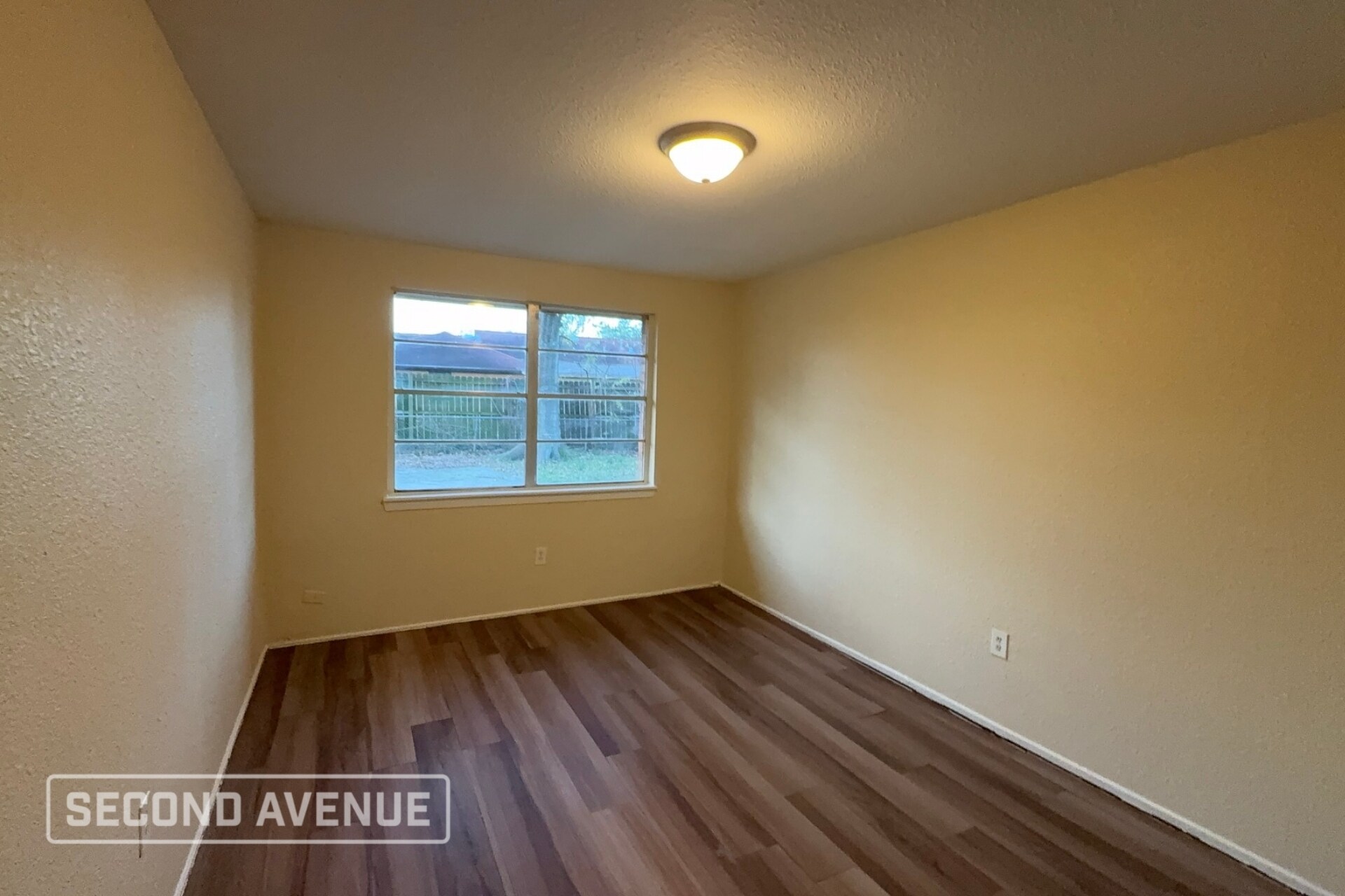 Building Photo - 501 Pamela Dr