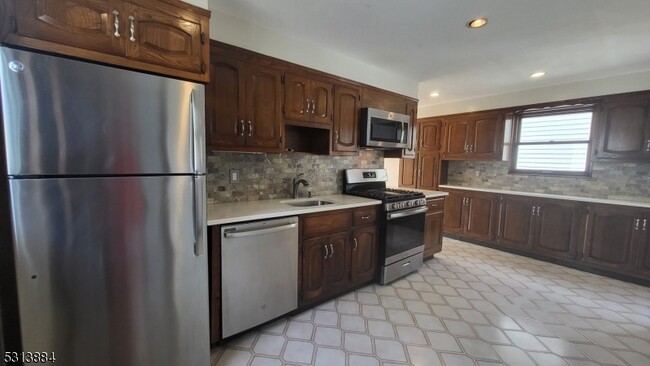 Building Photo - 47 Hackensack Ave