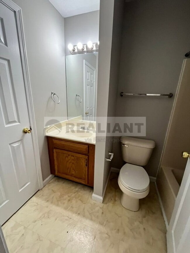 Building Photo - 3851 Sugar Creek Dr