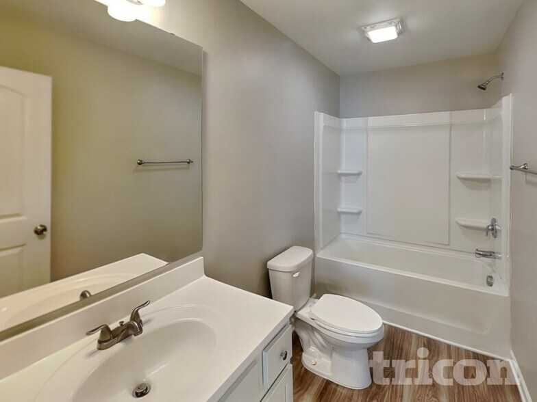 Building Photo - 531 Comfort Wy