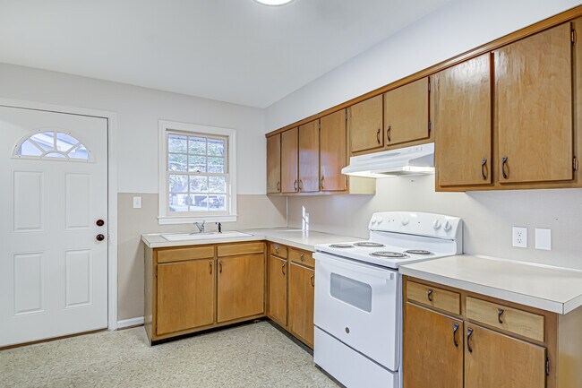 Building Photo - 805 Trenton St
