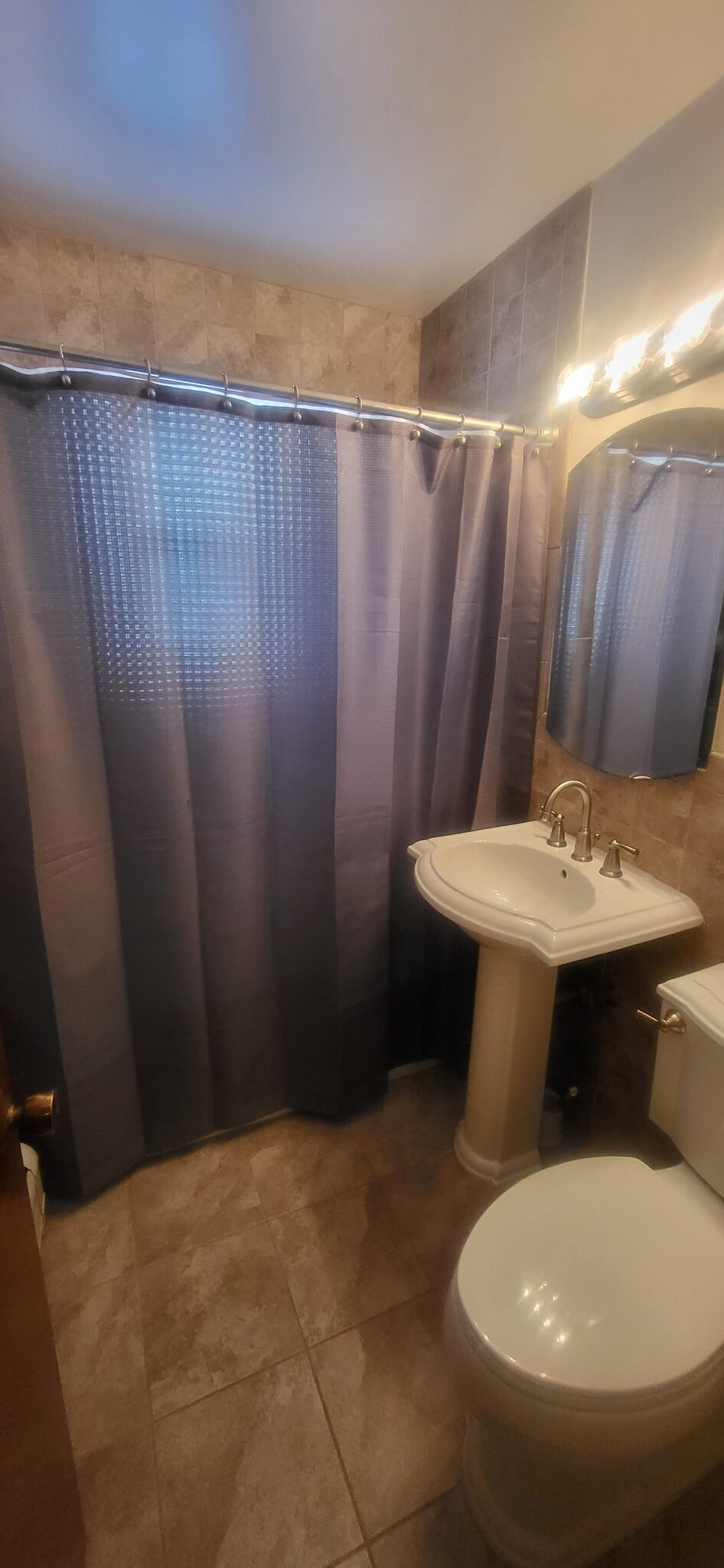 Building Photo - 5 W Lawrence Park Dr