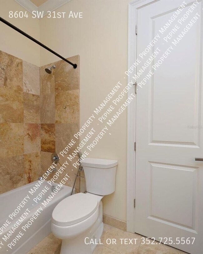 Building Photo - 8604 SW 31st Ave