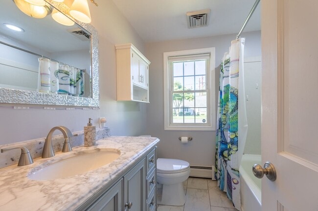 Building Photo - Charming 3-Bedroom Home in a Peaceful Neig...