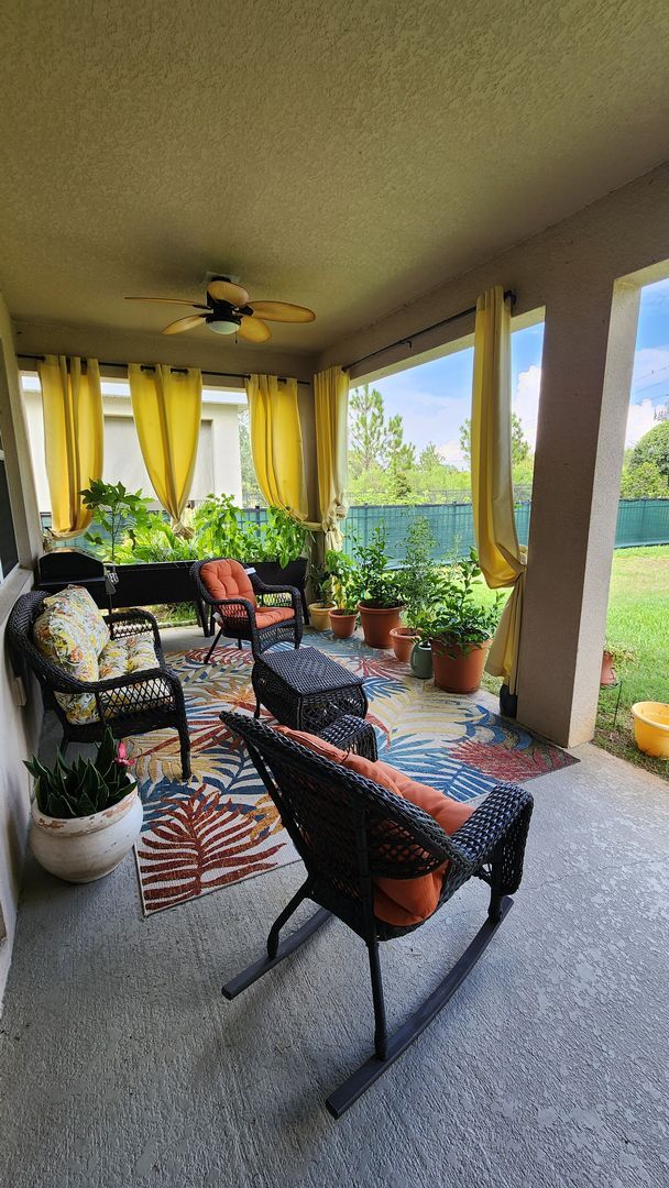 Building Photo - FOR RENT!!! SIMPLY STUNNING  3 BEDROOM 2 B...