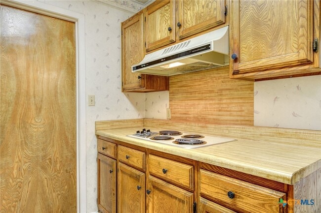 Building Photo - 818 Lois St