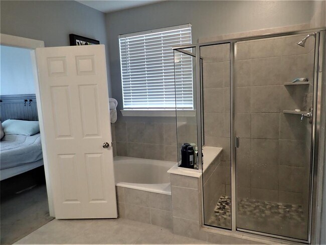 Building Photo - 24911 Prairie Briar Cir