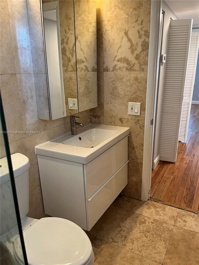 Building Photo - 1610 Lenox Ave